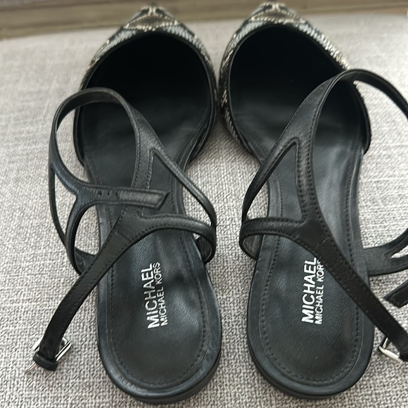 Michael Michael Kors strap Ciara Flats- size 9.5 - Picture 5 of 17